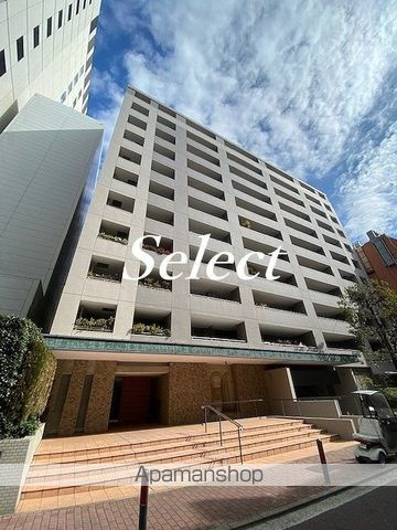 ライオンズステージ関内メダリオンの外観