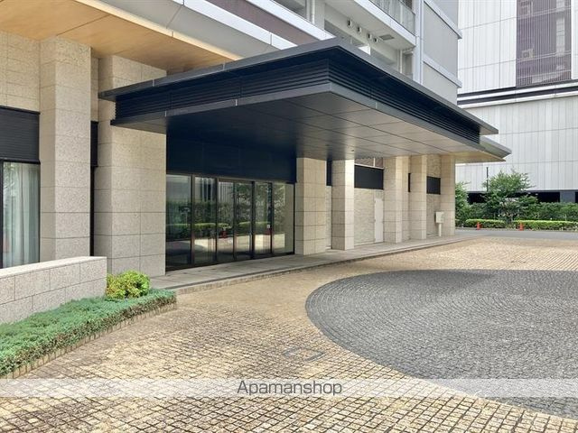 ブランズタワーみなとみらいのエントランス