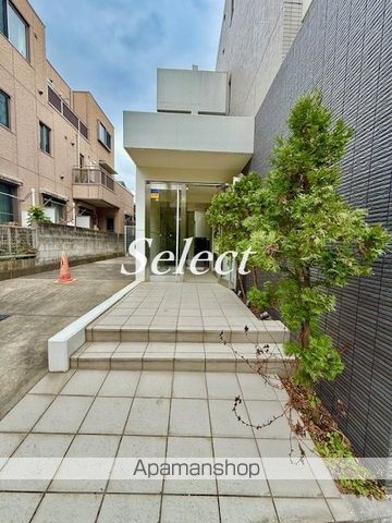 リフル横浜のエントランス