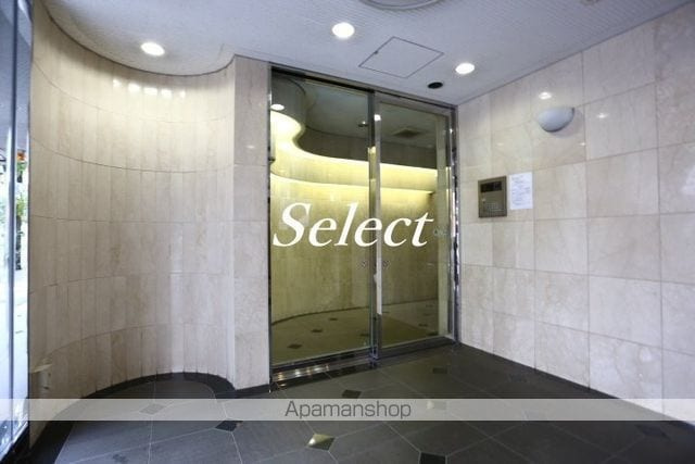 グリフィン横浜・桜木町参番館のエントランス