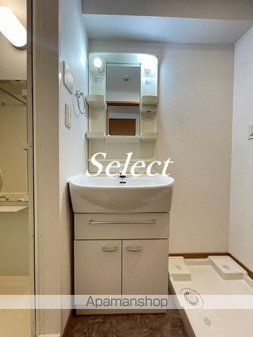 横浜市西区西前町２丁目の賃貸マンションの内装