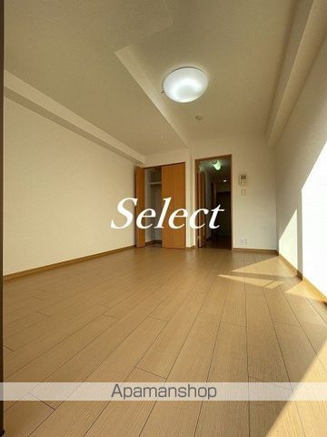 横浜市西区西前町２丁目の賃貸マンションの内装