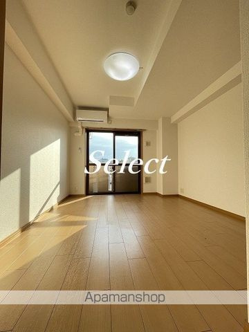 横浜市西区西前町２丁目の賃貸マンションの内装