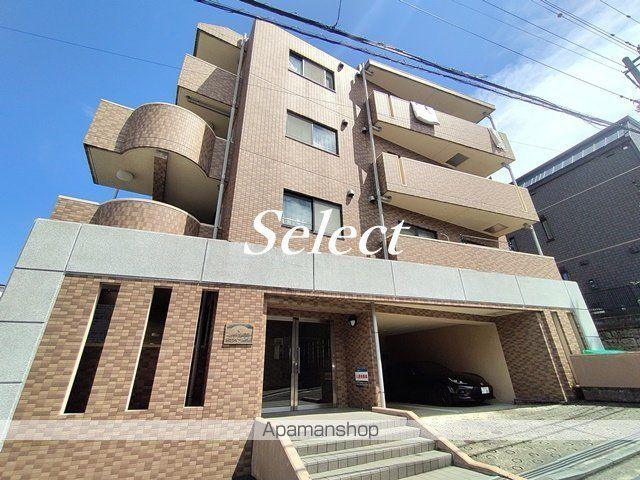 横浜市西区西戸部町２丁目の賃貸マンションの外観