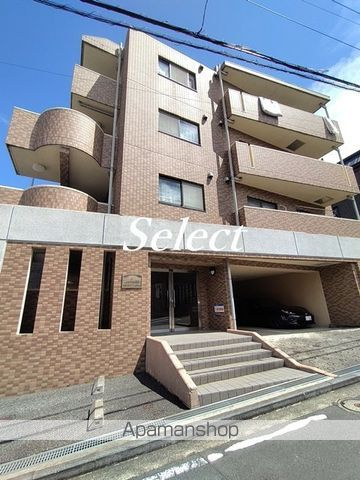横浜市西区西戸部町２丁目の賃貸マンションの外観