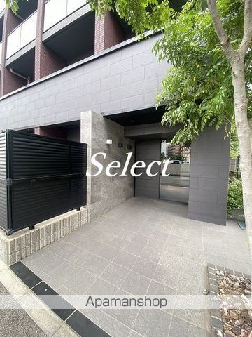 ＬＥ’Ａ横濱西口弐番館のエントランス