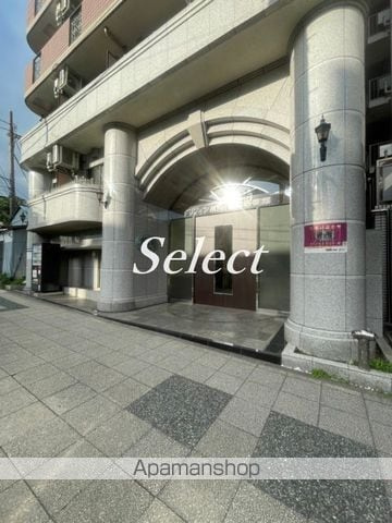 横浜市西区浅間町１丁目の賃貸マンションのエントランス