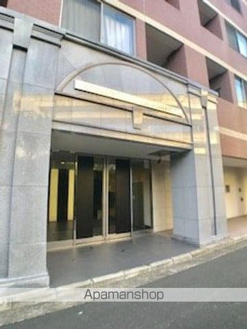 レグラス横浜西口のエントランス