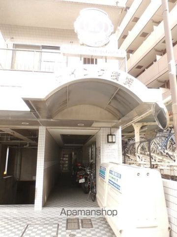 横浜市西区楠町の賃貸マンションのエントランス