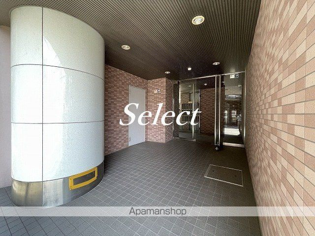 ラフィネジュ横浜南のエントランス