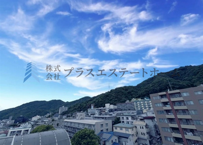 【居間・リビング】 | ファミール青谷 | 北側の眺望です♪神戸の山々が綺麗です♪