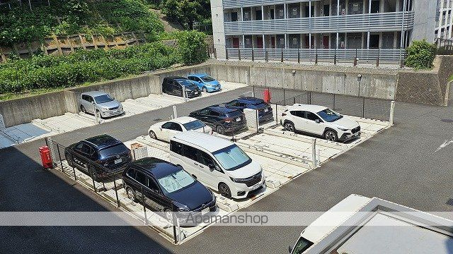 ＣＡＳＳＩＡ横濱ガーデン山の駐車場
