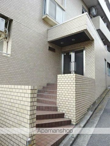 ＬＩＺ三ツ沢のエントランス