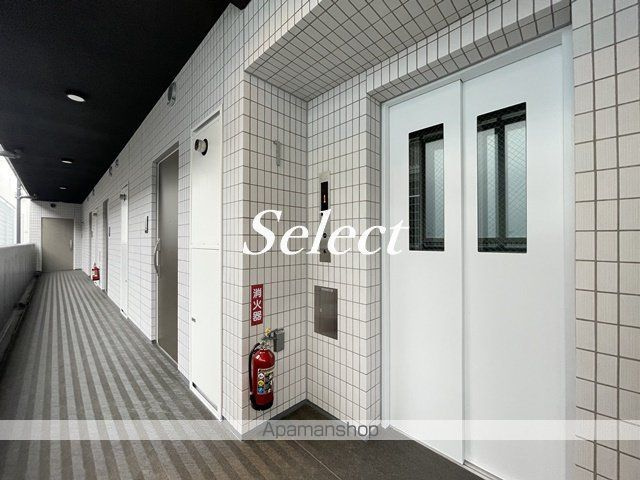 横浜市神奈川区三ツ沢上町の賃貸マンションのロビー