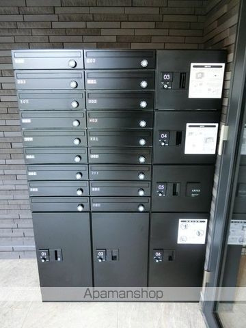 横浜市神奈川区松本町３丁目の賃貸マンションのロビー