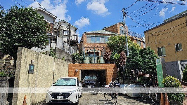 ライブタウン白楽Ｃ棟の周辺|コシ産婦人科 病院 338m 