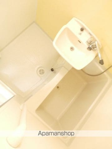横浜市神奈川区西神奈川１丁目の賃貸マンションの内装
