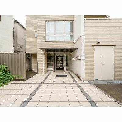 リテラス白金台のエントランス