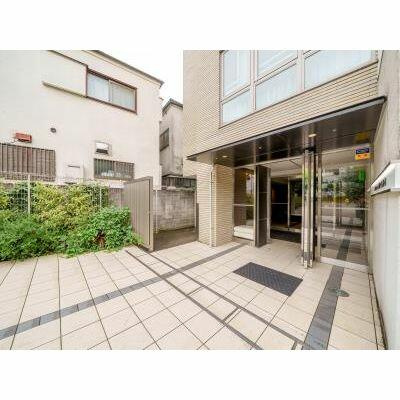 リテラス白金台のエントランス