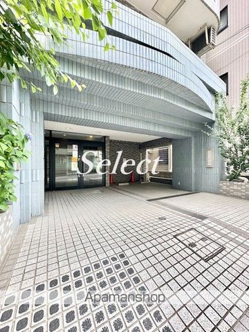 ネオマイム横浜台町のエントランス