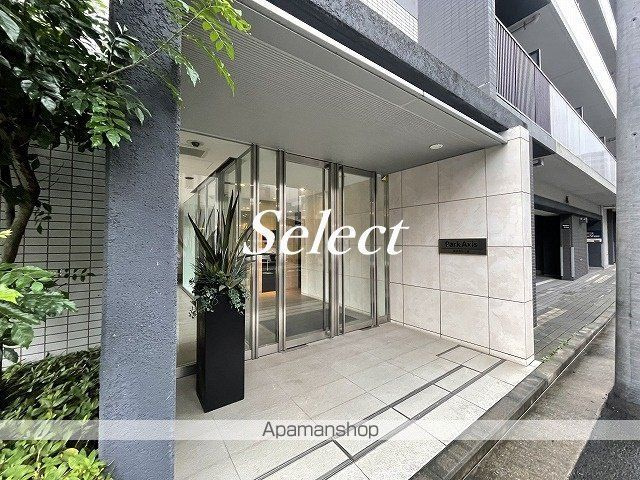 パークアクシス横浜反町公園のエントランス