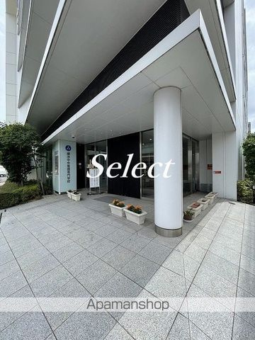 ホーユウコンフォルト神奈川新町の周辺|横浜中央看護専門学校 専門学校 44m 
