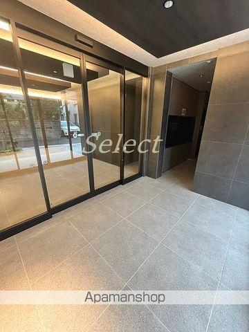 ソラステージ横浜白楽のエントランス