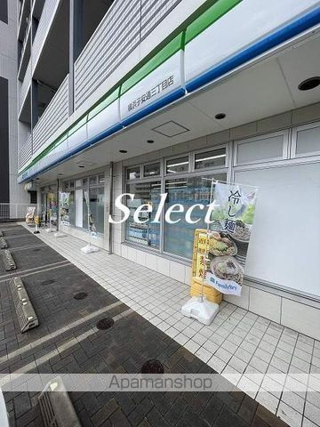 メゾン・ド・エトレーヌの周辺|ファミリーマート横浜子安通三丁目店 コンビニ 384m 