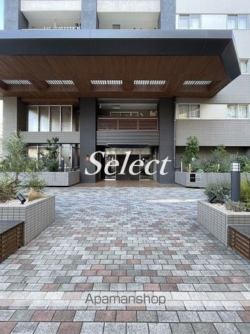 ドゥーエ横浜駅前のエントランス