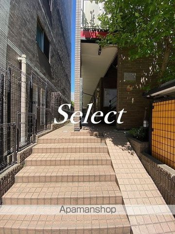 レオパレス横濱ヴィラのエントランス