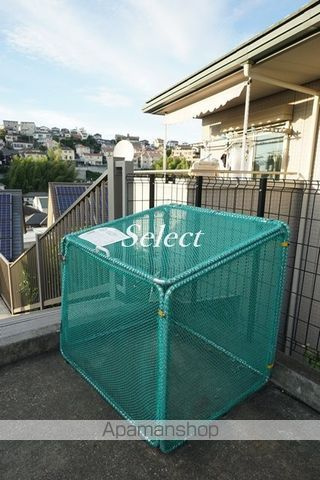 横浜市港南区上大岡東２丁目のアパートの外観