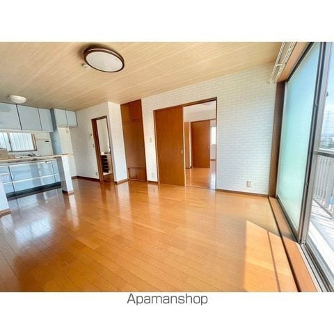 アムール　踊場の内装