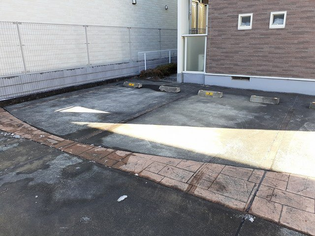 ジェルメ　アイＡの駐車場
