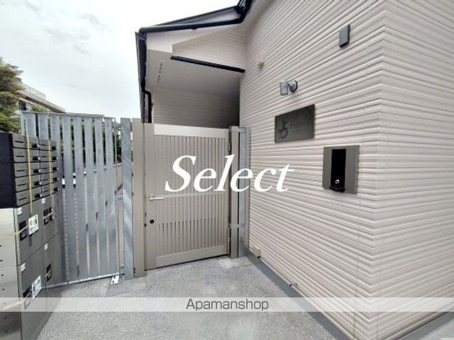 ＦＥＮＩＣＥ　ＨＡＫＵＲＡＫＵ（フェニーチェ白楽）のエントランス