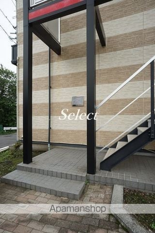 レオパレス久良岐ヶ丘のエントランス