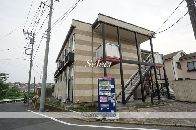 レオパレス久良岐ヶ丘の外観