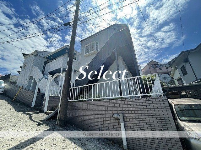 横浜市磯子区中原３丁目のアパートの外観