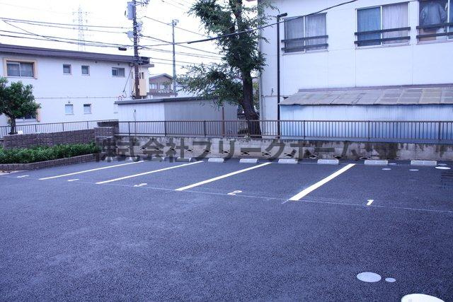 三鷹市井の頭２丁目のタウンの駐車場