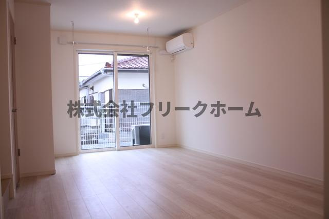 三鷹市井の頭２丁目のタウンの居間・リビング