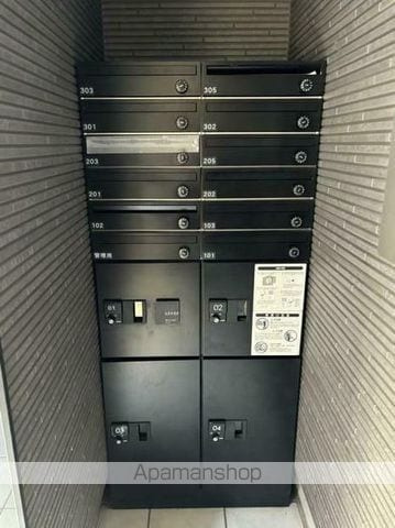 リーヴェルポート横浜和田町のロビー