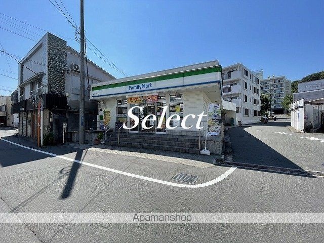 横浜市南区六ツ川１丁目のアパートの周辺|ファミリーマート弘明寺中里店 コンビニ 842m 