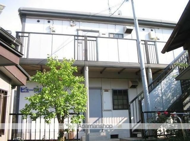 横浜市中区矢口台のアパートのエントランス