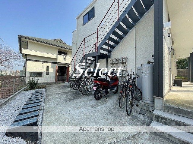 Ｋ－ＳＱＵＡＲＥ山手のエントランス