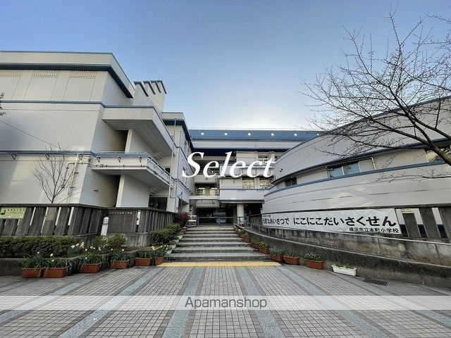 桜木町ラグーンの周辺|横浜市立本町小学校 小学校 276m 
