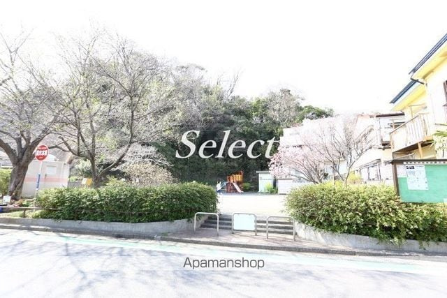 ＱＵＩＥＴ　ＣＲＡＢ　ＨＯＵＳＥ　ニーシャの周辺|本牧荒井公園 その他 935m 