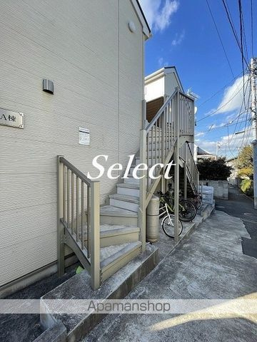 ヒルズ山手Ａ棟のエントランス