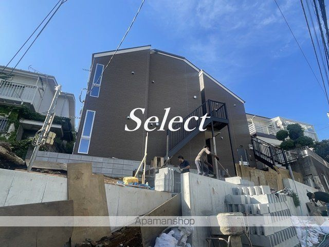 横浜市中区鷺山のアパートの外観