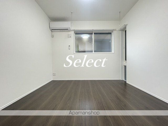 横浜市中区鷺山のアパートの内装
