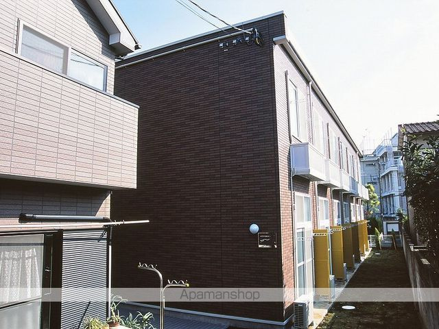 レオパレスイーストヒルズの外観