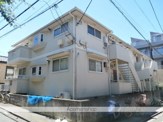 横浜市西区西戸部町２丁目のアパートの外観